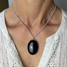 Load image into Gallery viewer, Large Onyx Oval Pendant Necklace