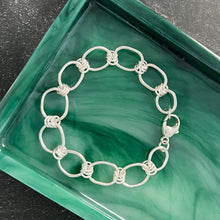 Load image into Gallery viewer, 7.5" Large Oblong Link Chain Bracelet